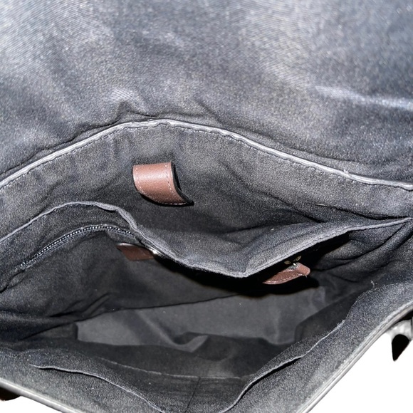 Coach Massager Leather Man Bag - Picture 4 of 8